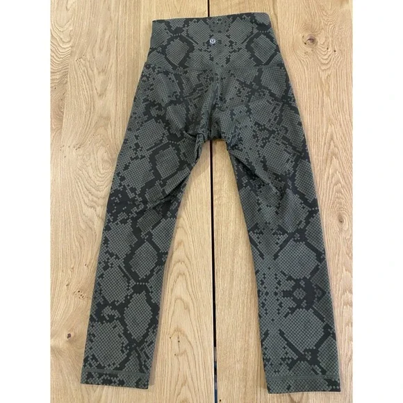 Lululemon Wunder Under Crop High-Rise Full-On Luxtreme 22" Snake Green Size 5 - Picture 2 of 6